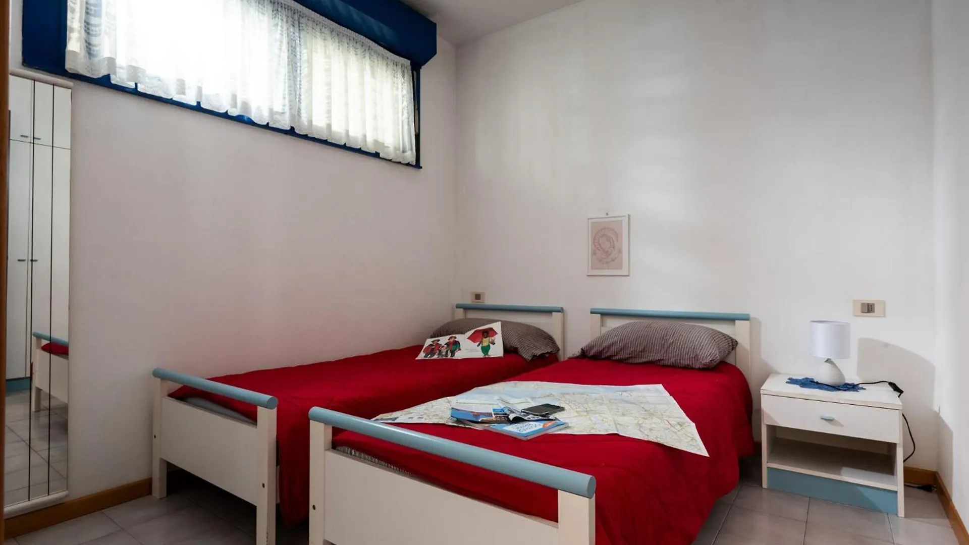 Cozy Flat With Stunning Terrace In Bibione Apartment